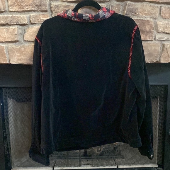 Stonebridge black velvet black coat with red stitching and flower design. 1X - Picture 4 of 12